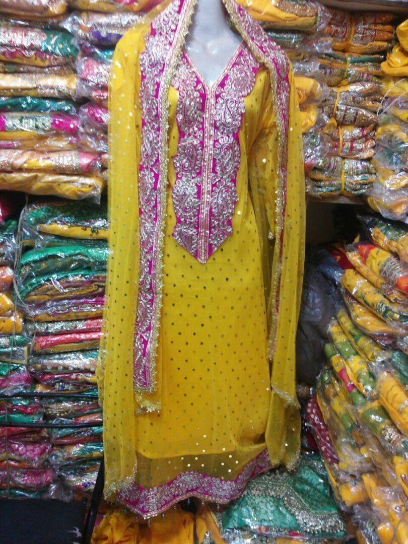 Pakistani Mehndi Dresses 2018